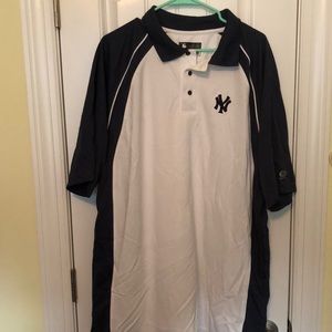 Men’s NY Yankees Shirt!